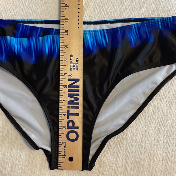 Bathing suit - Picture 4 of 9